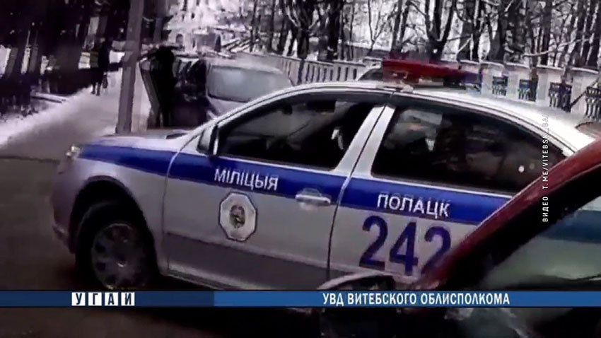 Малыш в машине