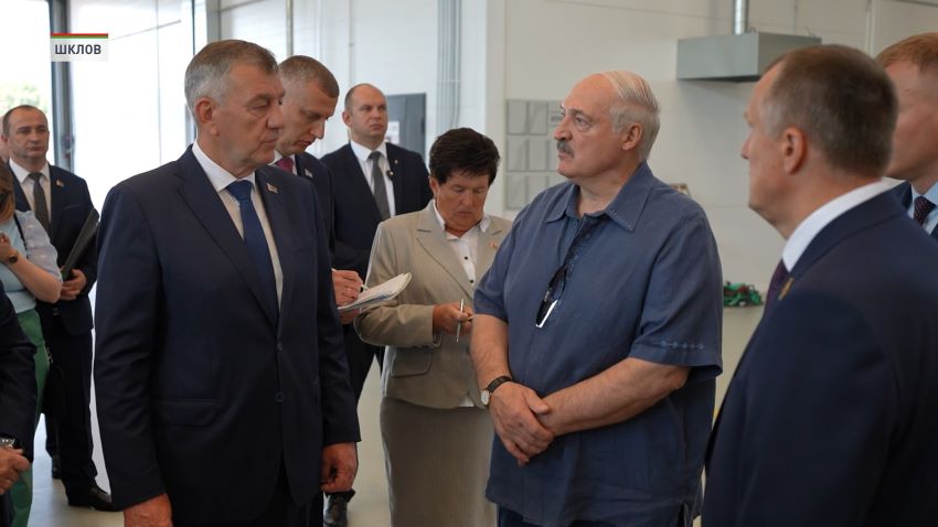 Здесь все должно быть под контролем – Лукашенко на инспекции в Шкловском районе