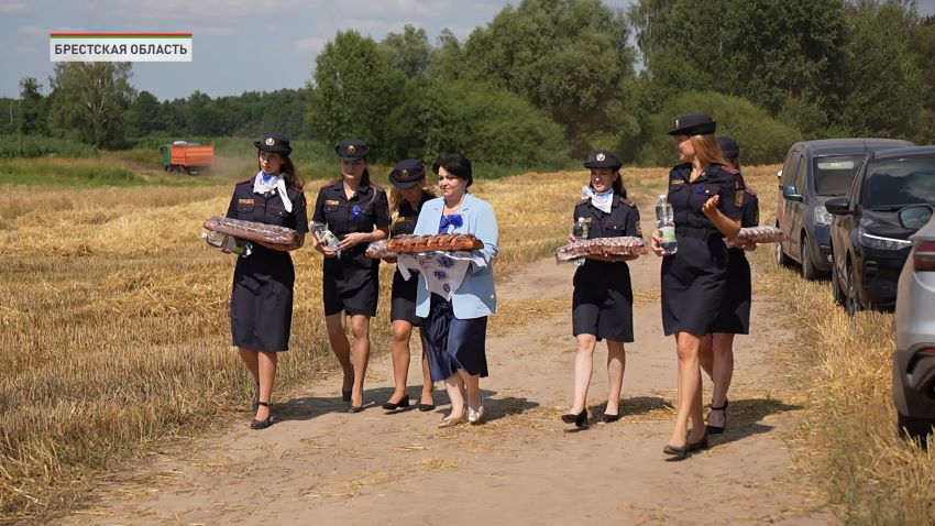 Первый комбайнер-тысячник определился в Гродненской области