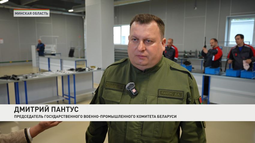 Лукашенко подарили первый белорусский автомат
