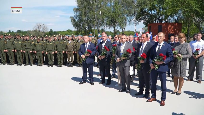 Новую мемориальную зону «Скорбь» открыли в Брестской крепости