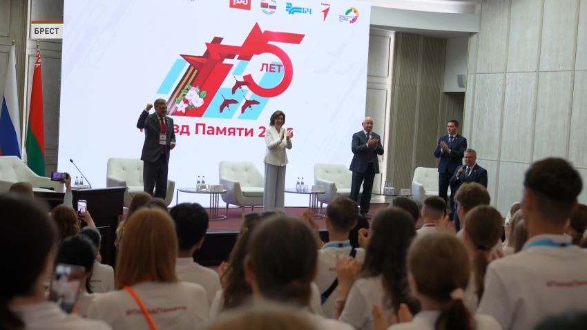 Наталья Кочанова провела диалоговую площадку с участниками проекта «Поезд Памяти» в Бресте