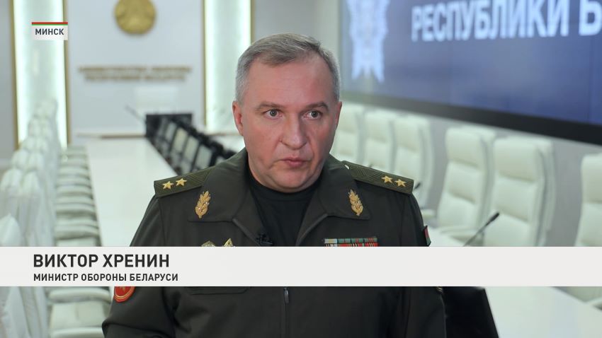 Александр Лукашенко заслушал доклад министра обороны Беларуси Виктора Хренина