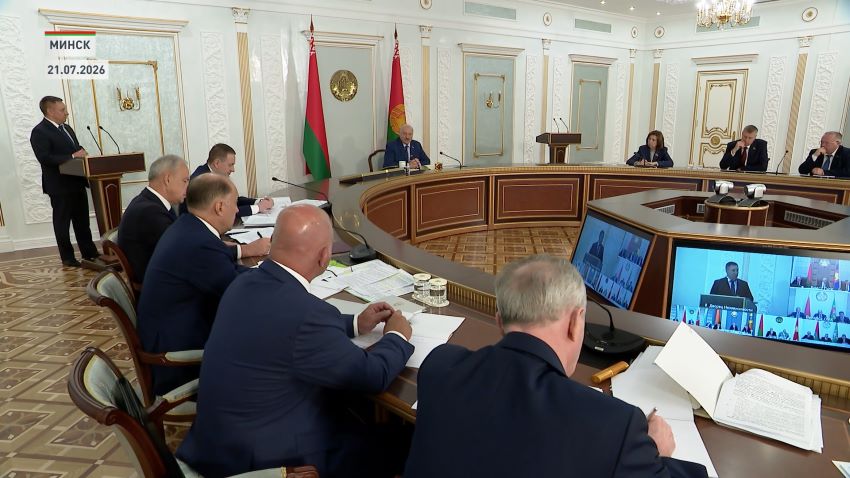 «Взяли – верните!» Лукашенко потребовал от аграриев погасить долги за топливо из госрезерва
