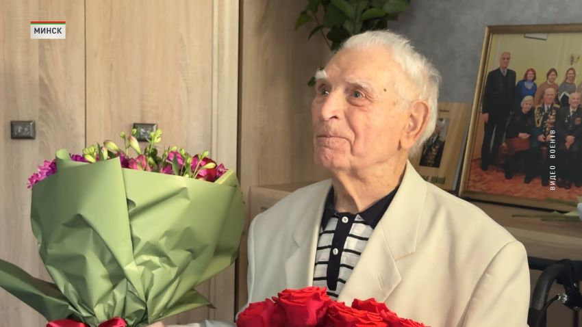 Представители Минобороны поздравили ветерана ВОВ Михаила Шашкова со 100-летним юбилеем