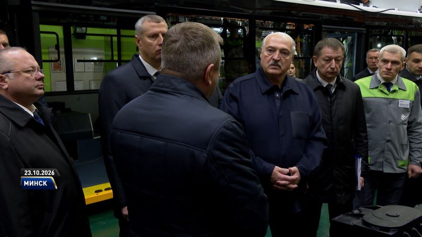 Красиво, но, нужно работать над качеством – Лукашенко оценил отечественный пассажирский транспорт