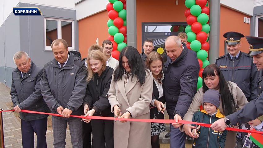В Кореличах к областным «Дажынкам» торжественно открыли новостройку на 49 квартир