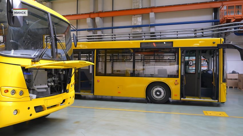 Делегация Архангельской области посетила Минский автомобильный завод
