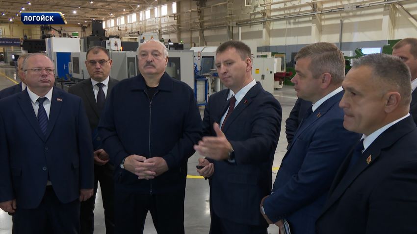 Александр Лукашенко совершил рабочую поездку в Логойский район