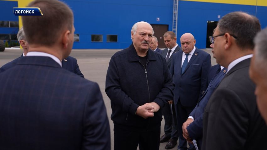 Александр Лукашенко совершил рабочую поездку в Логойский район