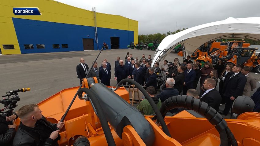Александр Лукашенко совершил рабочую поездку в Логойский район
