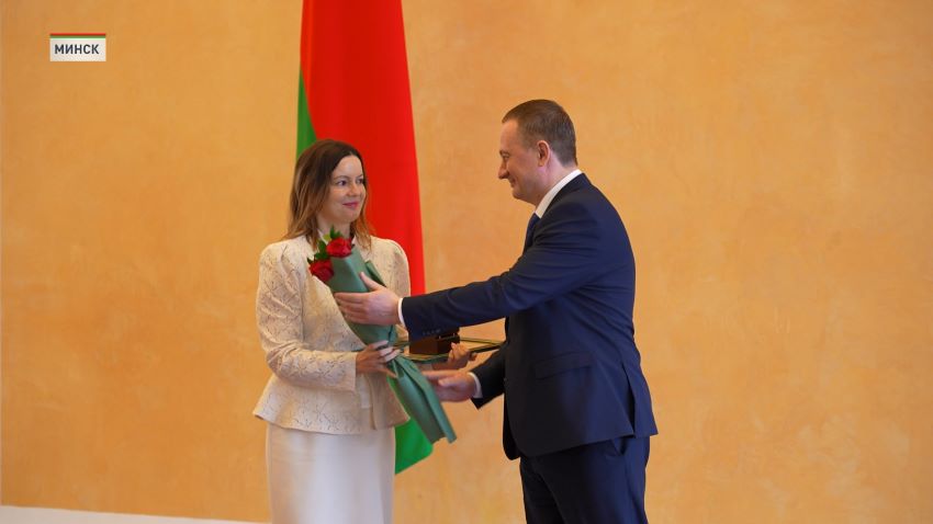 Турчин вручил благодарности Президента Беларуси лучшим преподавателям и выпускникам вузов