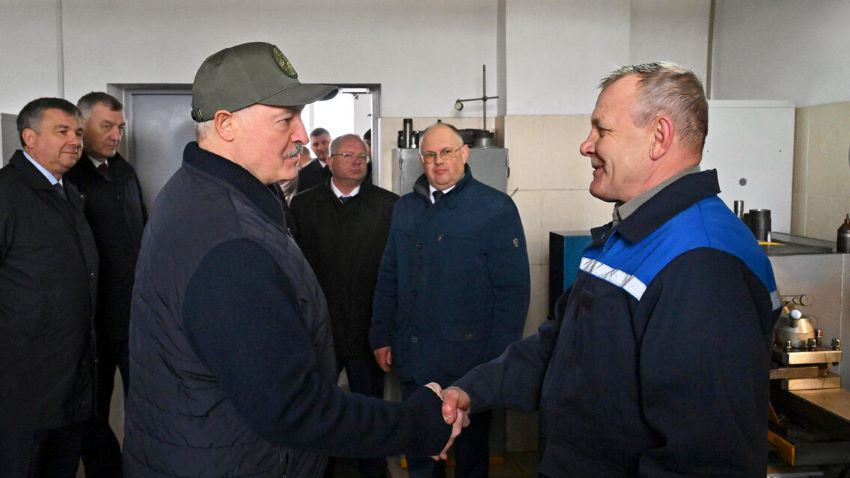 Президент с токарем