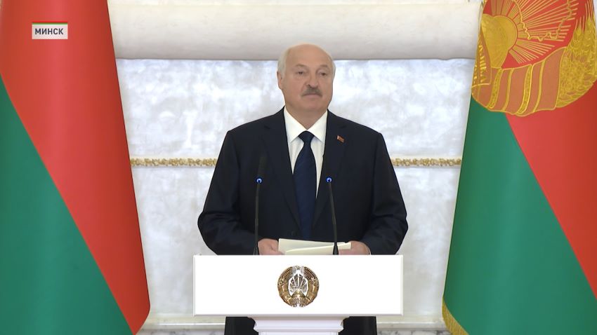 На языке дипломатии. Лукашенко принял верительные грамоты послов 9 государств
