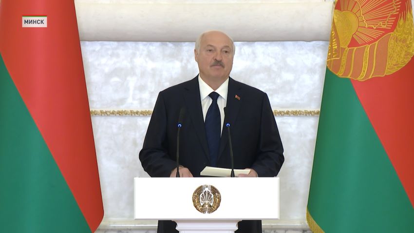 На языке дипломатии. Лукашенко принял верительные грамоты послов 9 государств
