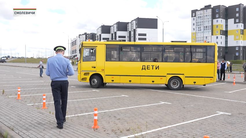 Лучшего водителя школьного автобуса Минской области выбрали в Смолевичах