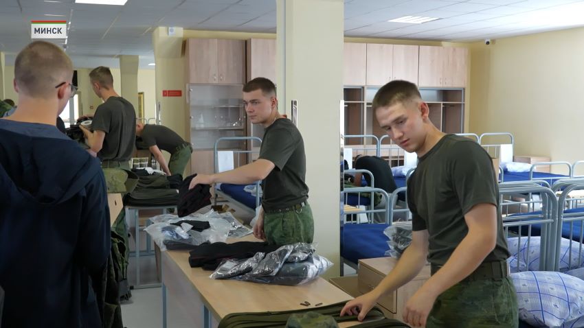 Более 800 новобранцев прибыли в Военную академию Беларуси