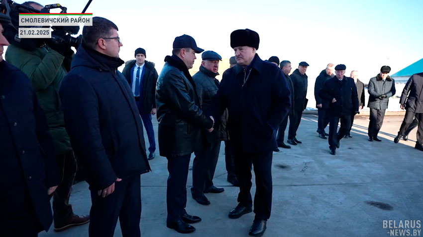 Аграрии готовятся приступать к сезонным полевым работам – ведут подкормку трав, проводят смотр техники