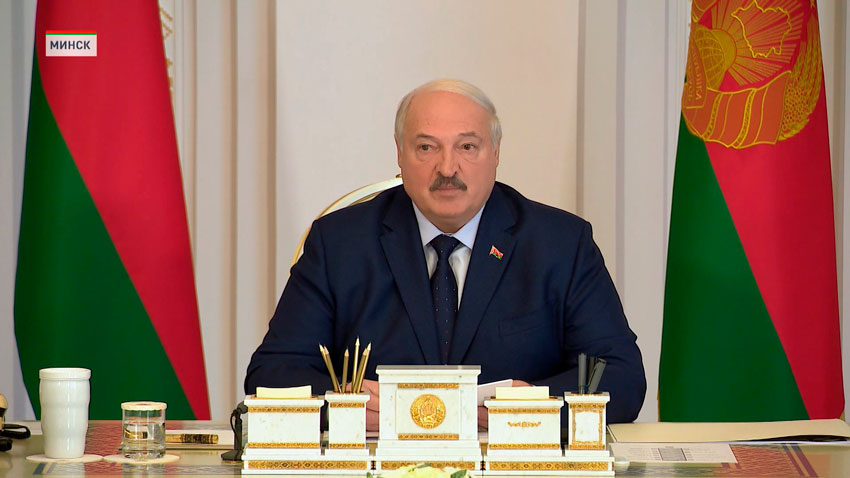 Александр Лукашенко потребовал реализовать приоритеты председательства Беларуси в ЕАЭС