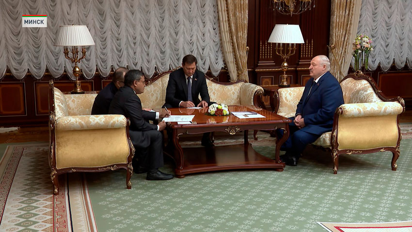 Александр Лукашенко встретился с послом Индии Ашоком Кумаром