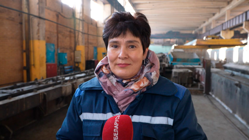 Я люблю Беларусь, потому что это моя Родина. Потому что она красивая, потому что она добрая. Потому что лучше ее вообще нигде ничего нет. Я везде ездила, смотрела и всегда меня тянуло домой. Я люблю свои реки, свои леса, свои озера и свой город Барановичи.