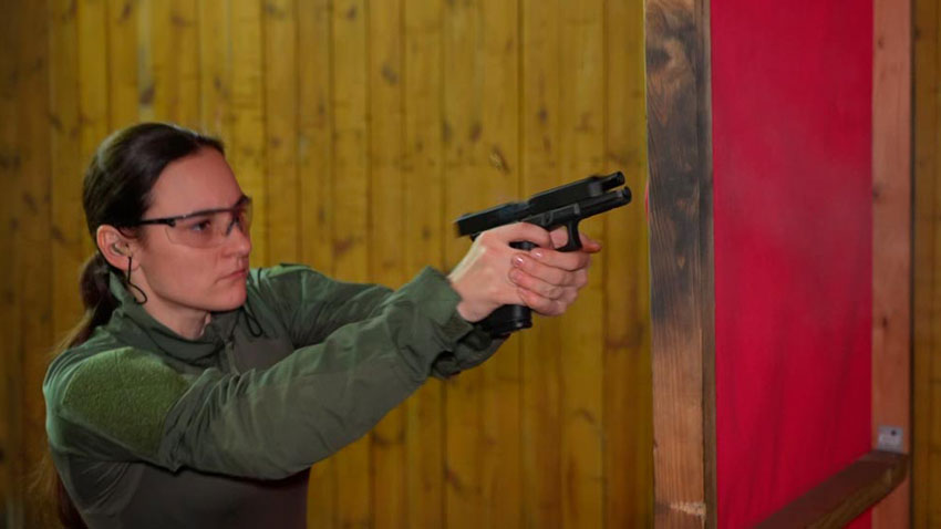 Белоруска работает в милиции и обучает стрельбе! Пообщались с мастером спорта международного класса