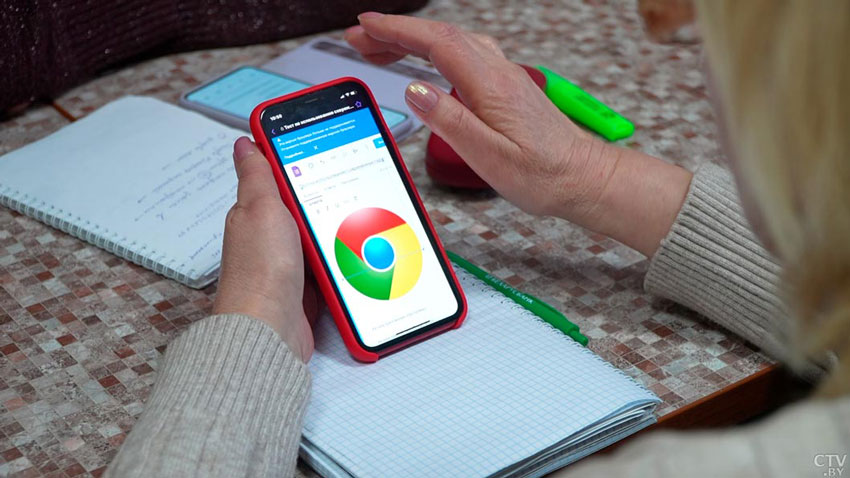 Белорусские бабушки с гаджетами – на «ты»! Как в ТЦСОН обучают цифровой грамотности