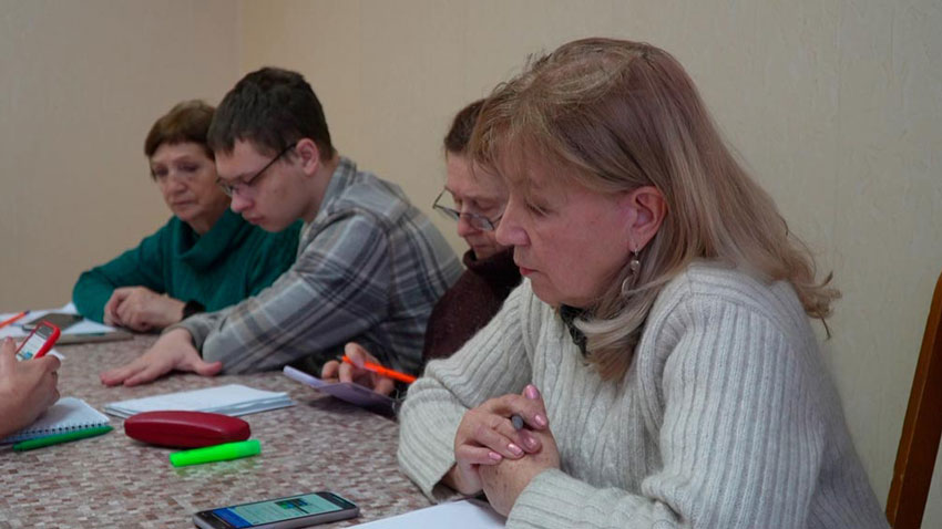 Белорусские бабушки с гаджетами – на «ты»! Как в ТЦСОН обучают цифровой грамотности