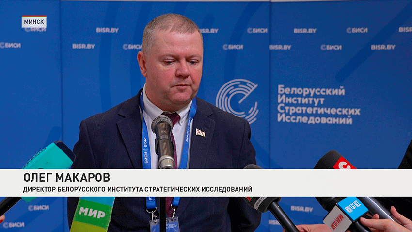 Олег Макаров