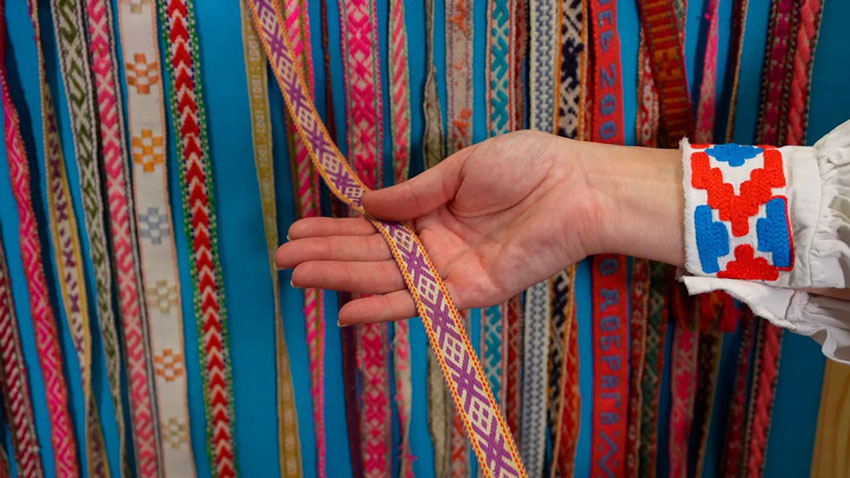 Бренд Воложинского края – пообщались с мастерицей, которая возрождает ткачество поясов на ниту