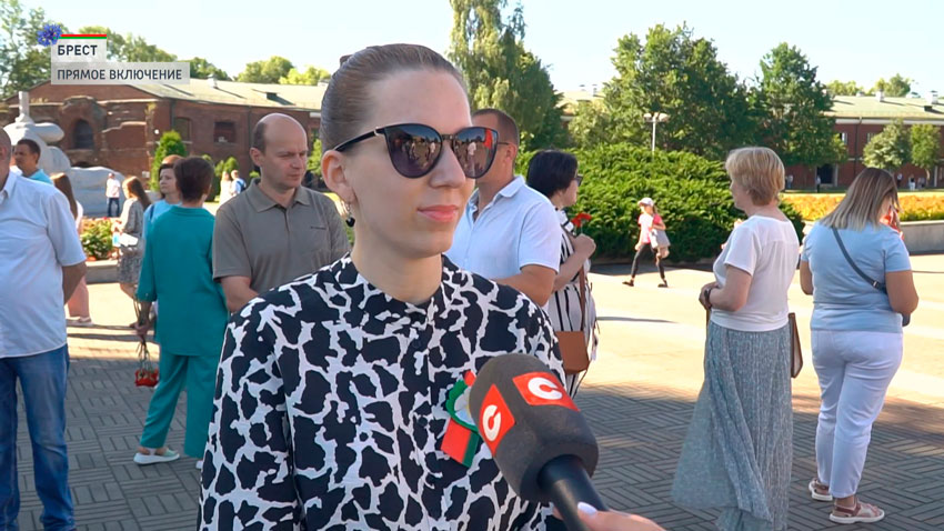 Это важный день в судьбе каждого гражданина нашей страны. В такой прекрасный праздник, я считаю, что каждый человек должен прийти в Крепость, конечно же, вспомнить наше прошлое, быть благодарным нашим дедам, прадедам, нашей истории и гордиться нашей Победой, конечно же, гордиться нашей независимостью.