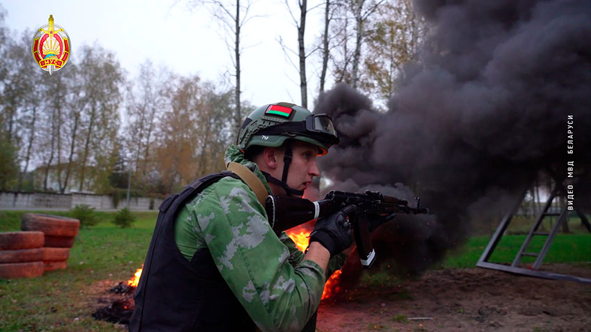 Черный берет