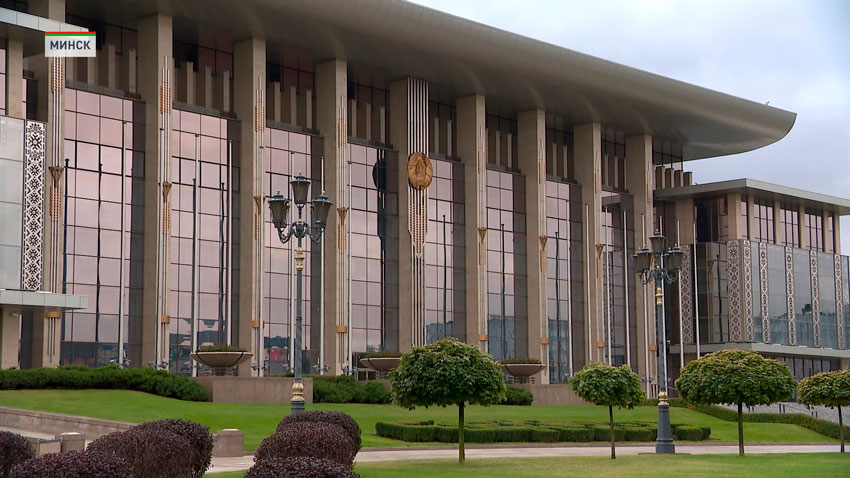 Праздничное мероприятие проходит во Дворце Независимости.