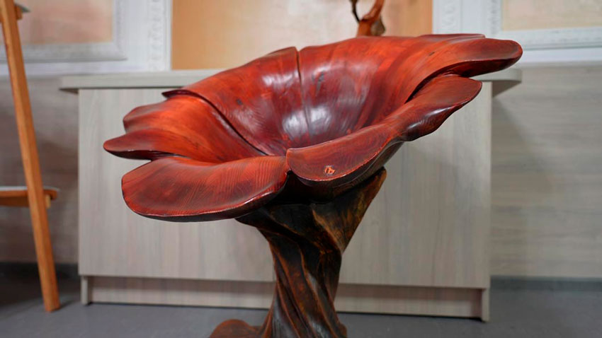 Этот художник создаёт шедевры из дерева – пообщались с талантливым белорусом