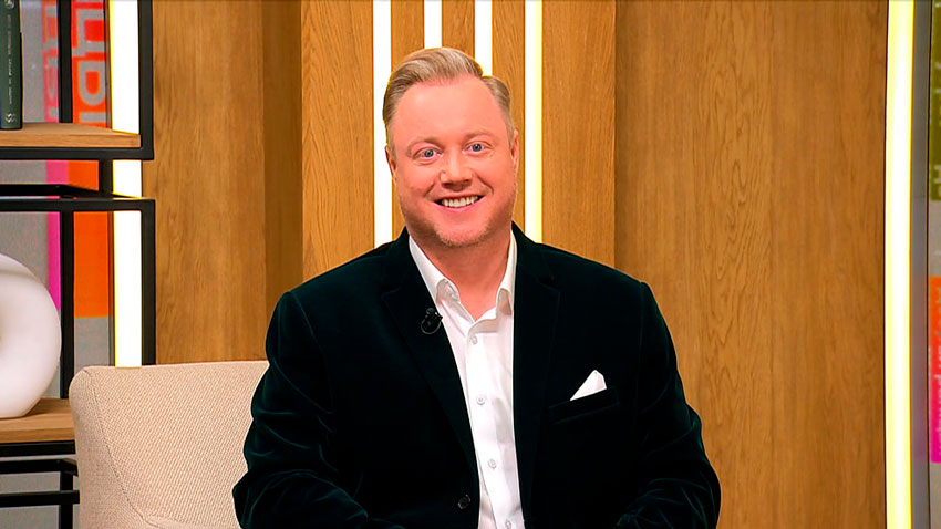 Евгений Ермолкович, солист Молодежного театра эстрады: Год начался очень продуктивно и интересно. В театре у нас, как всегда, обильное количество спектаклей, и, конечно, отдыхать не пришлось долго, поэтому, как только закончились новогодние праздники, сразу активно ворвались в сезон именно спектаклей. Молодежный театр эстрады стал Заслуженным коллективом Республики Беларусь – поговорили с директором.