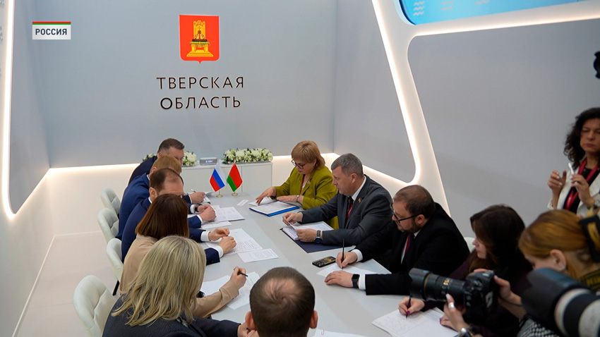 Развитие белорусско-российского сотрудничества обсуждают на полях форума в Санкт-Петербурге