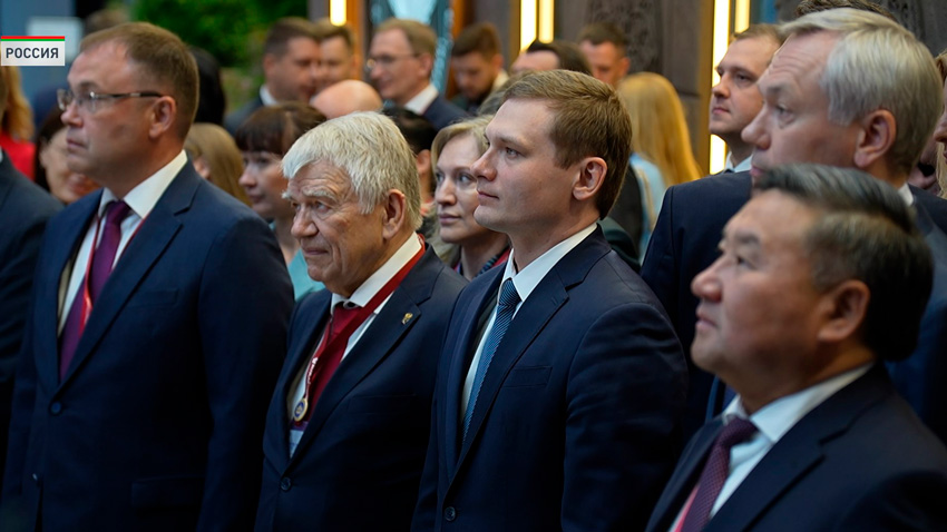Развитие белорусско-российского сотрудничества обсуждают на полях форума в Санкт-Петербурге