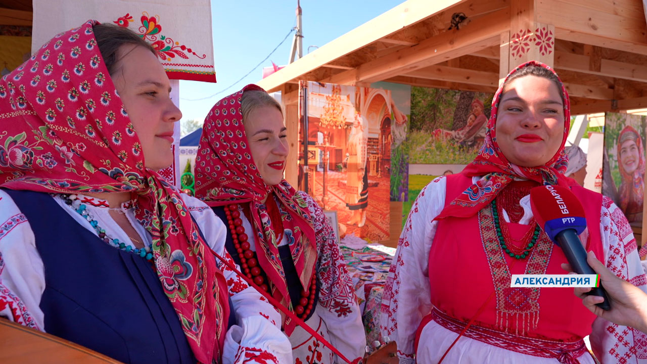 Александрия собирает друзей