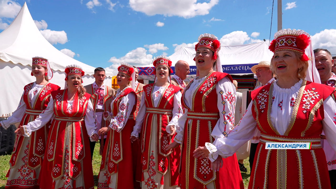 Александрия собирает друзей
