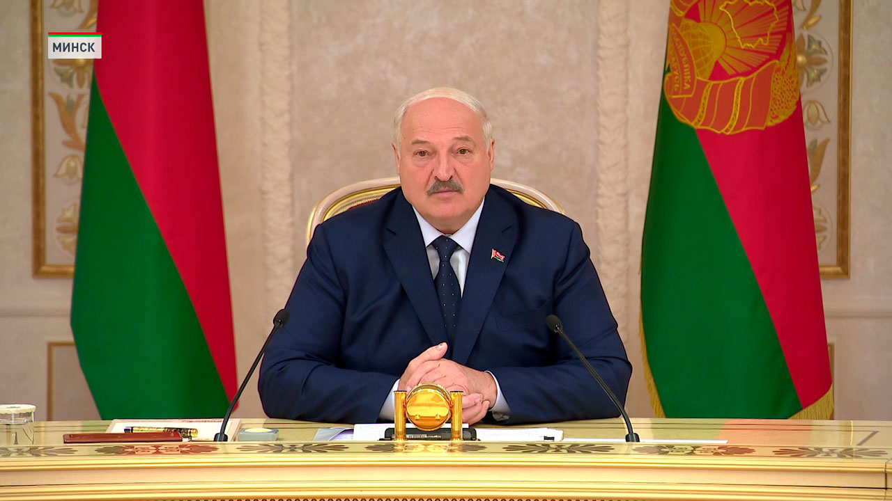 Лукашенко провел встречу с губернатором Санкт-Петербурга