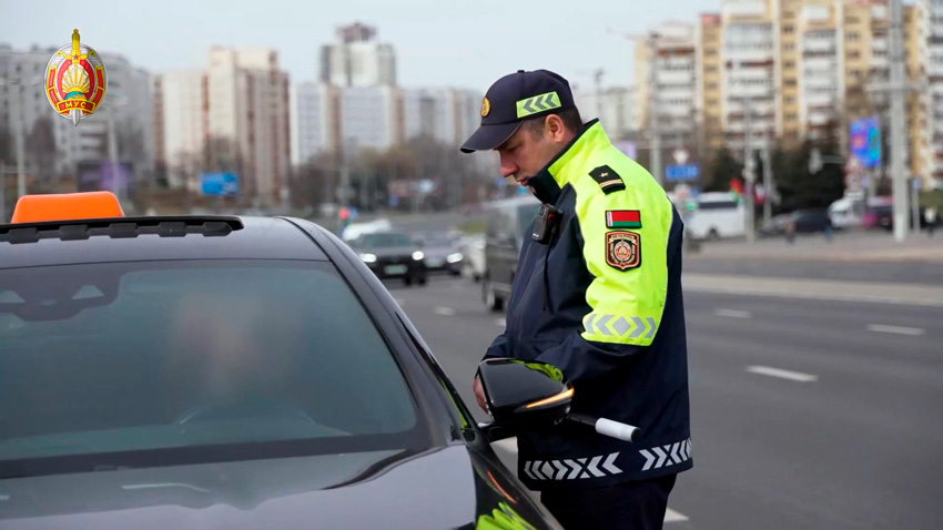 ГАИ усиливает контроль за безопасностью перевозок пассажиров автомобилями такси