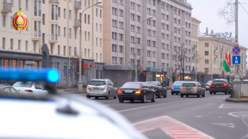 С 1 декабря автомобилисты обязаны перейти на зимние шины