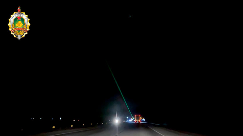 Лазеры на трассах: на М1 действует экспериментальная система светового оповещения для предупреждения ДТП
