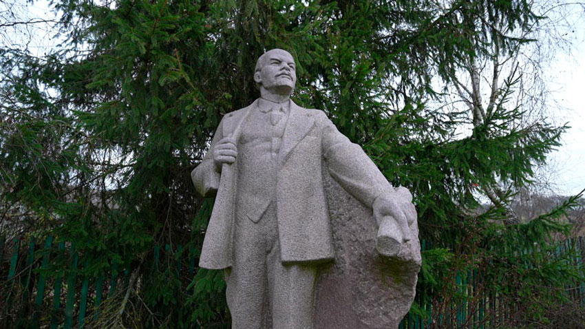 «К Ленину больше заходят!» Белорус создал атмосферный музей в деревне, где можно перенестись в XX век