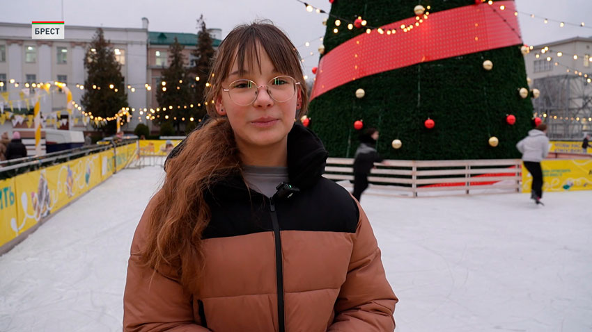 В этом году лед очень прекрасный, мне он очень нравится, поэтому я всем обязательно рекомендую посетить его. Не пропустите такой шанс и ощутите всю зиму в своей душе.