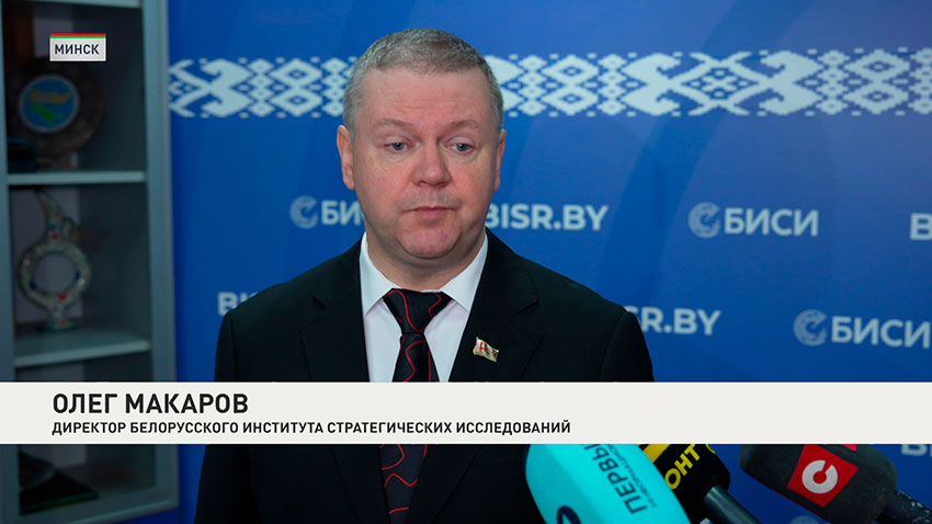Олег Макаров