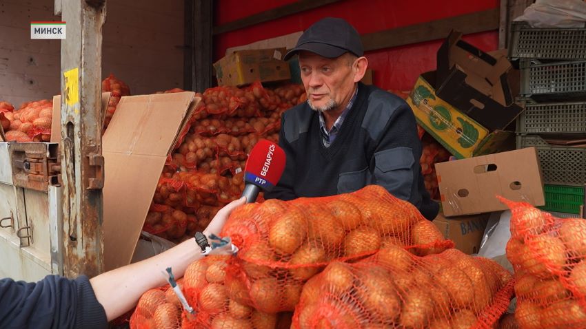 От свежих овощей и мяса до наливных яблок и сладкого меда: cезонные сельхозярмарки вернулись в Минск