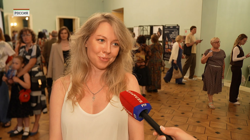 – Потрясающе танцуют, просто завыраживают, особенно конец второго акта, просто комок к горлу подступает.