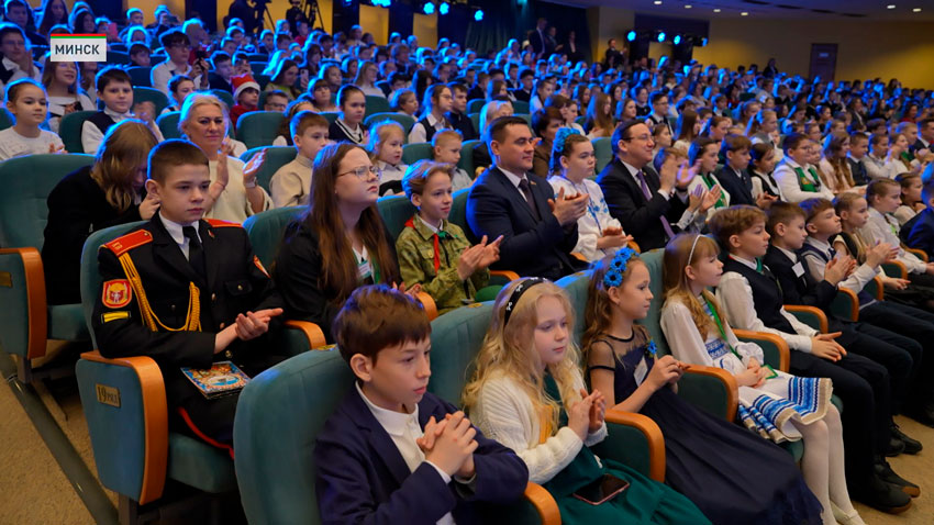 Сегодня как никогда у всех нас равные возможности! Надо только одно – трудиться: Лукашенко – детям