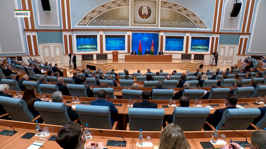 Лукашенко – учёным: давайте без амбиций и понтов начинать работать! Без науки не может быть страны